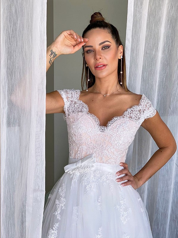 A-Line/Princess Tulle V-neck Sleeveless Lace Floor-Length Wedding Dresses