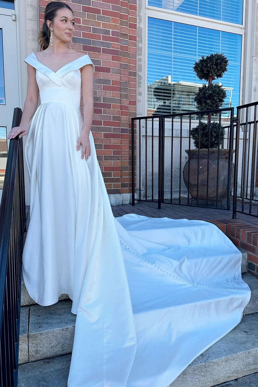 Portrait High-Waist A-Line Long Wedding Dress