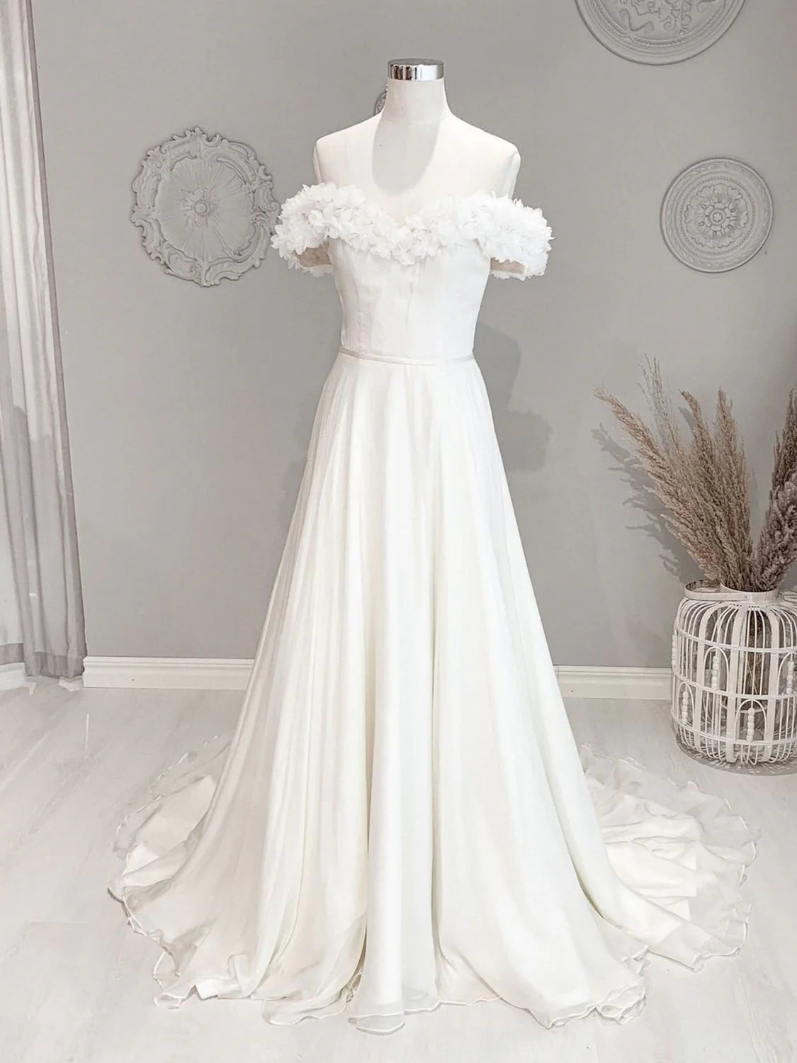 Off Shoulder Flowers Long Wedding Dress White Beach Wedding Dress