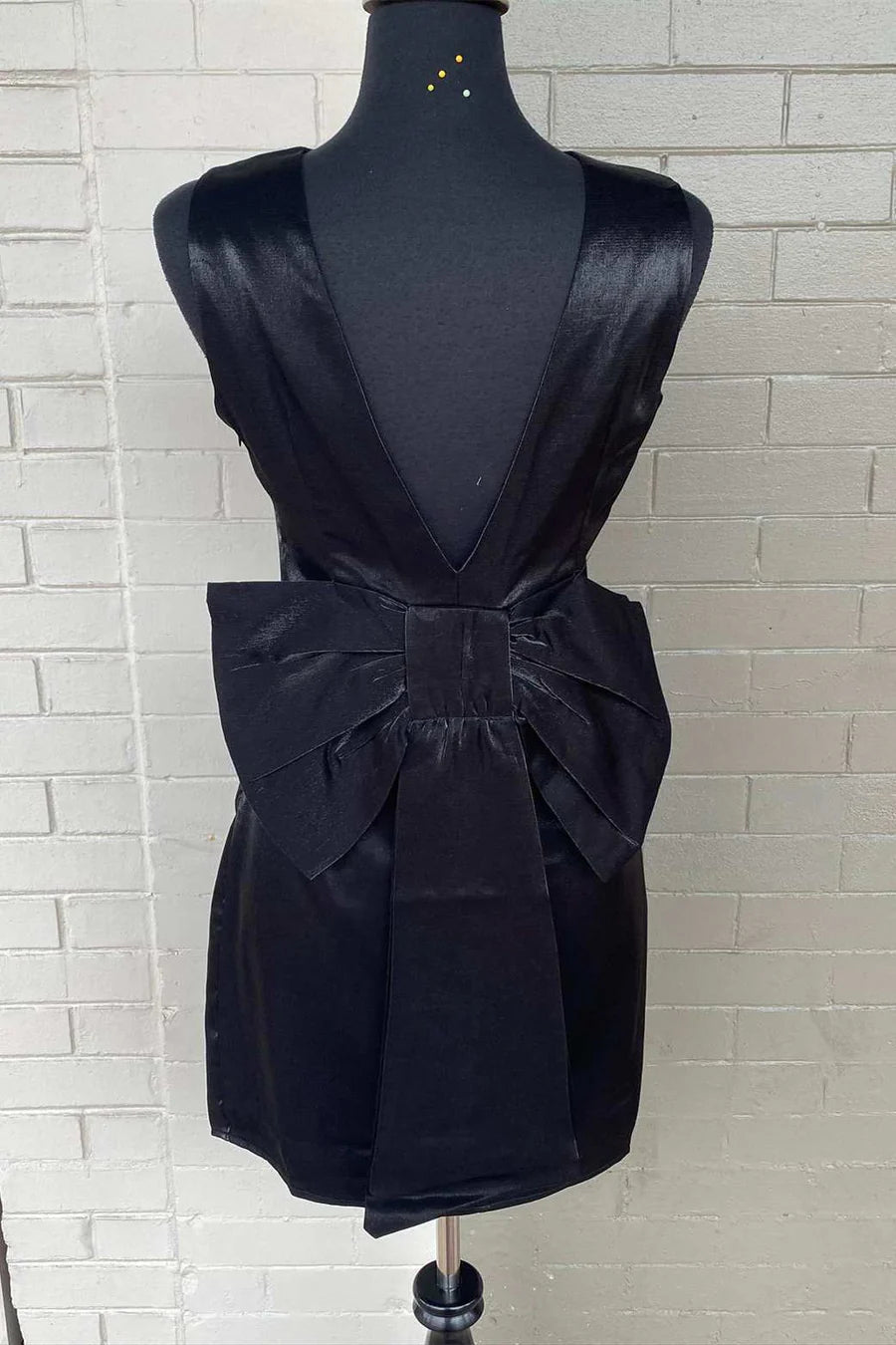 Crew Neck Bow-Back Short Party Dress