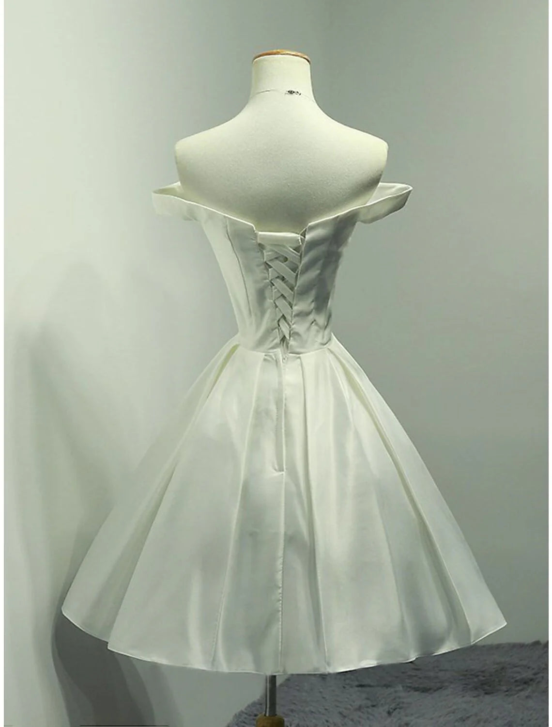 DingjiA-Line Minimalist Elegant Engagement Cocktail Party Dress Off Shoulder Sleeveless Knee Length Satin with Sleek