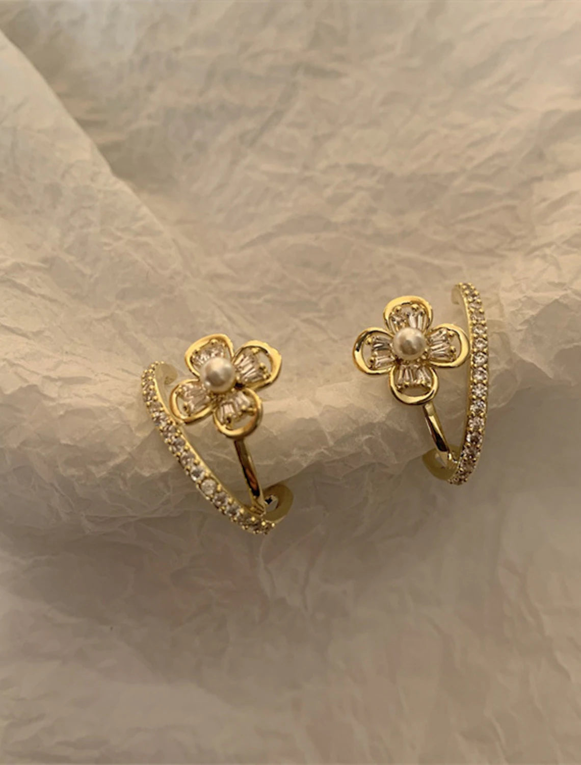 Women's Zircon Stud Earrings Fine Jewelry Classic Precious Flower Shape Cute Stylish Earrings Jewelry Gold For Gift Festival 1 Pair