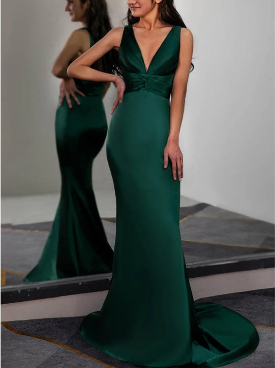 Simple and elegant Fitted Dark Green Prom Dress