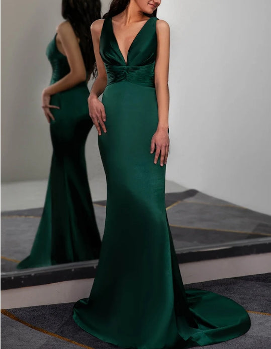 Simple and elegant Fitted Dark Green Prom Dress