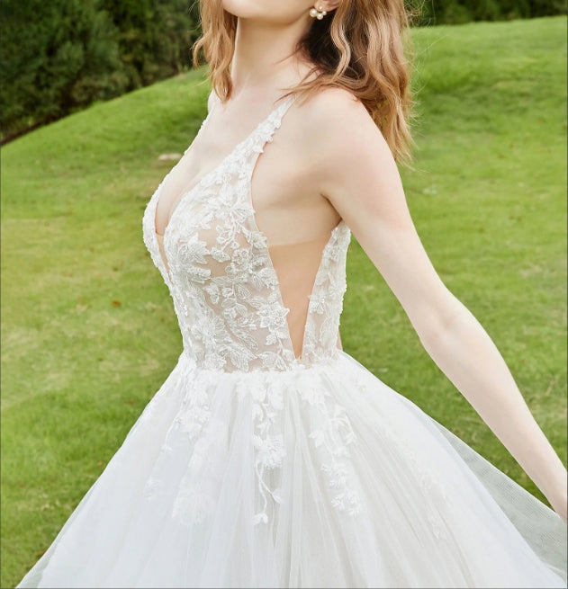Lace Bodice Plunging V-neck Sleeveless Ruffles Wedding Dress