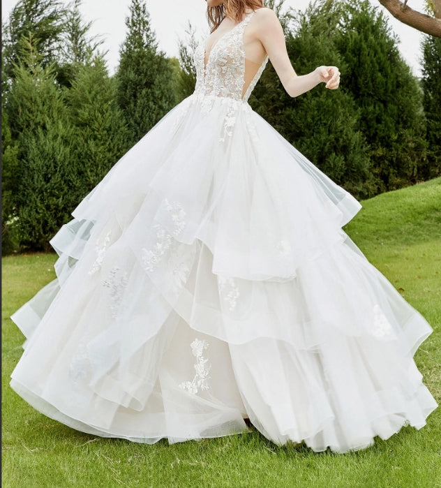 Lace Bodice Plunging V-neck Sleeveless Ruffles Wedding Dress