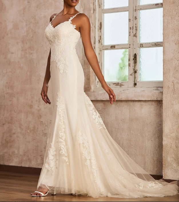 Sweetheart Lace Appliqued Sweep Train Wedding Dress