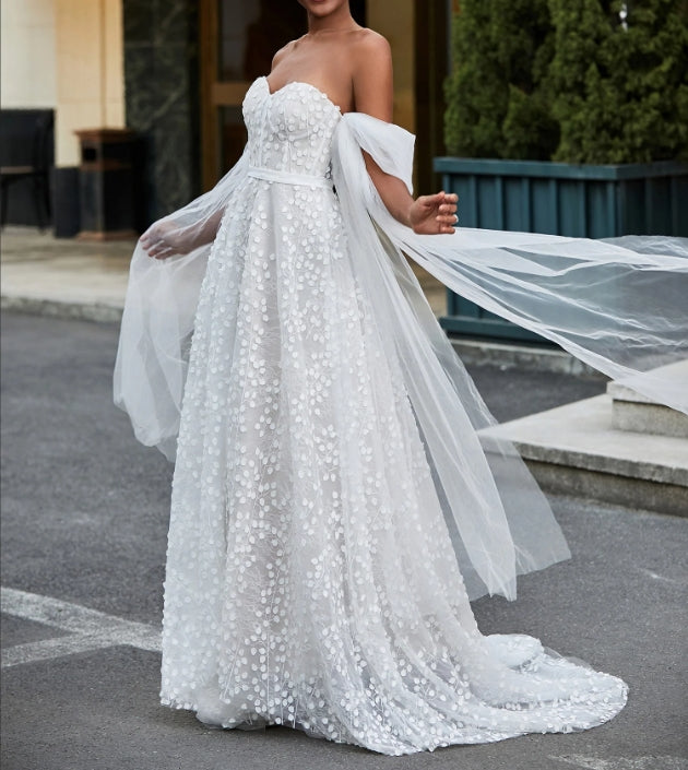 Sweetheart Neckline Sleeveless Lace A-Line Wedding Dress