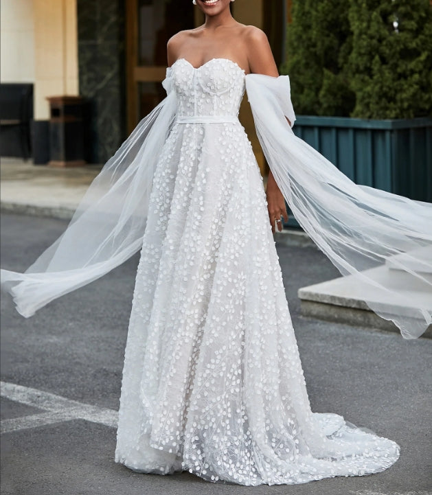 Sweetheart Neckline Sleeveless Lace A-Line Wedding Dress