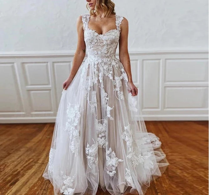 A-Line Straps Sweetheart Wedding Dress with Lace Appliques