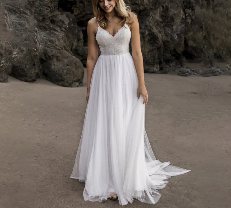 A-Line Tulle Spaghetti Straps Wedding Dresses With