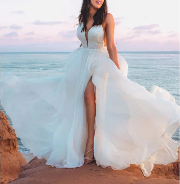 A Line V Neck Tulle Wedding Dresses with Appliques