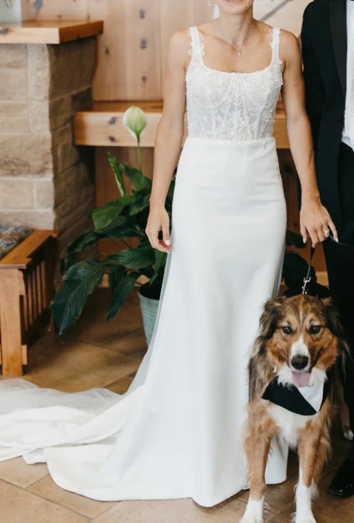 White Sheath Modern Upper Body Applique Sweep Train Wedding Dresses