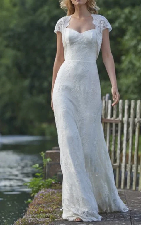 Floor-Length Square Cap-Sleeve Appliqued Lace Wedding Dress