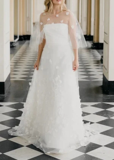 A-Line Tulle Wedding Dress With Appliques And Square Neckline