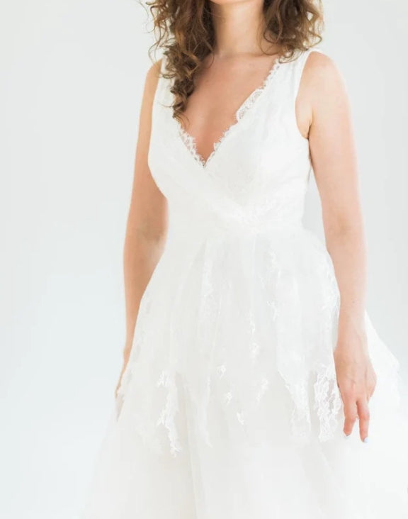 A-Line Sleeveless V-Neck Lace Satin Weddig Dress