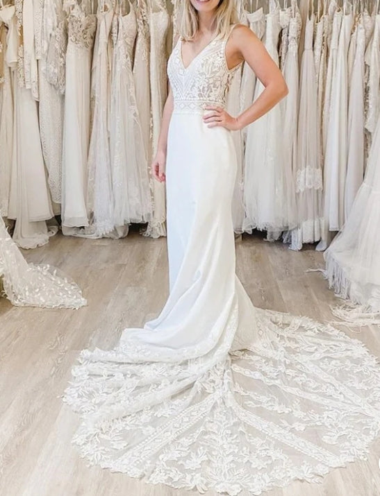 Boho Mermaid V-neck Bridal Dress with Lace Chapel Train