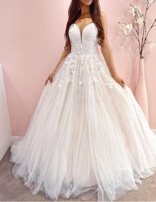 A-line Sleeveless Appliqued Tulle Wedding Dress