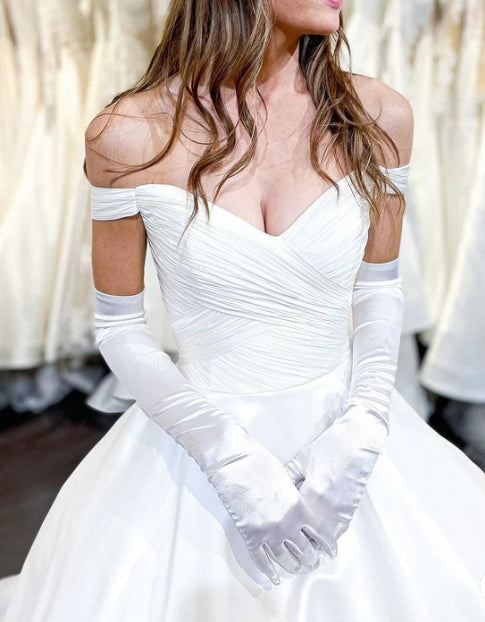 Vintage Off-the-Shoulder Bridal Ball Gown