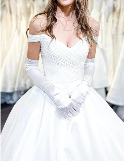 Vintage Off-the-Shoulder Bridal Ball Gown