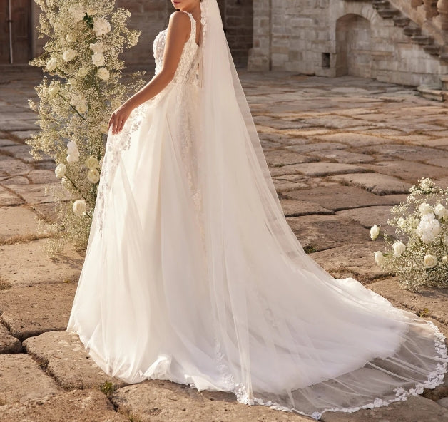 Square Neckline Wedding Dress A-Line Princess Bridal Gown Floral Lace Zip Back Princess Dress