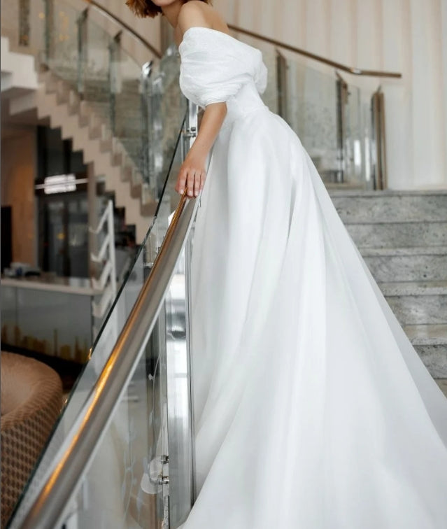 Elegant off the shoulder bridal dress with train Ballgown wedding dress with short sleeves Fairy tale princess wedding dress