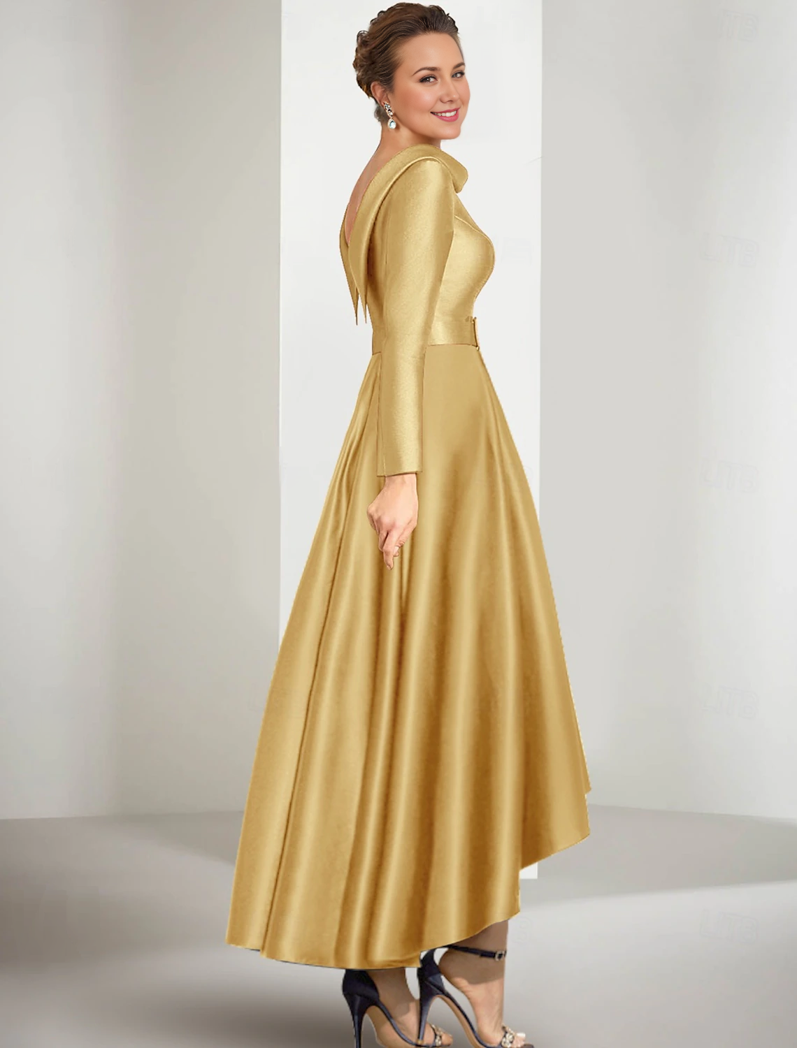 A-Line Mother of the Bride Dress Elegant Jewel Neck Asymmetrical Satin Long Sleeve with