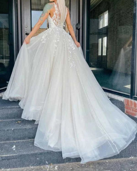 Tulle Lace A-line V-neck Wedding Dresses With Appliques Bridal Gown