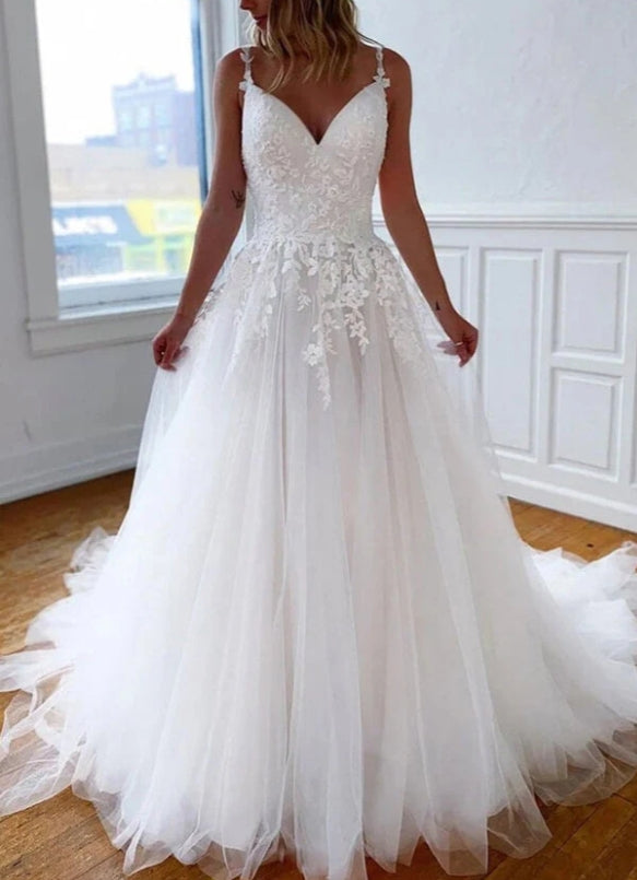 Tulle Lace A-line V-neck Spaghetti Straps Open Back Wedding Dresses