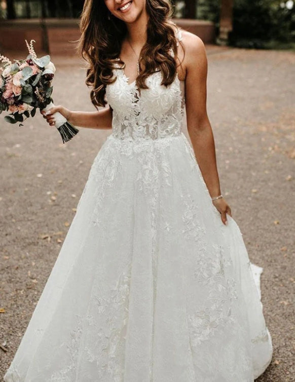 Tulle Lace A-line V-neck Chapel Train Wedding Dresses Bridal Gowns