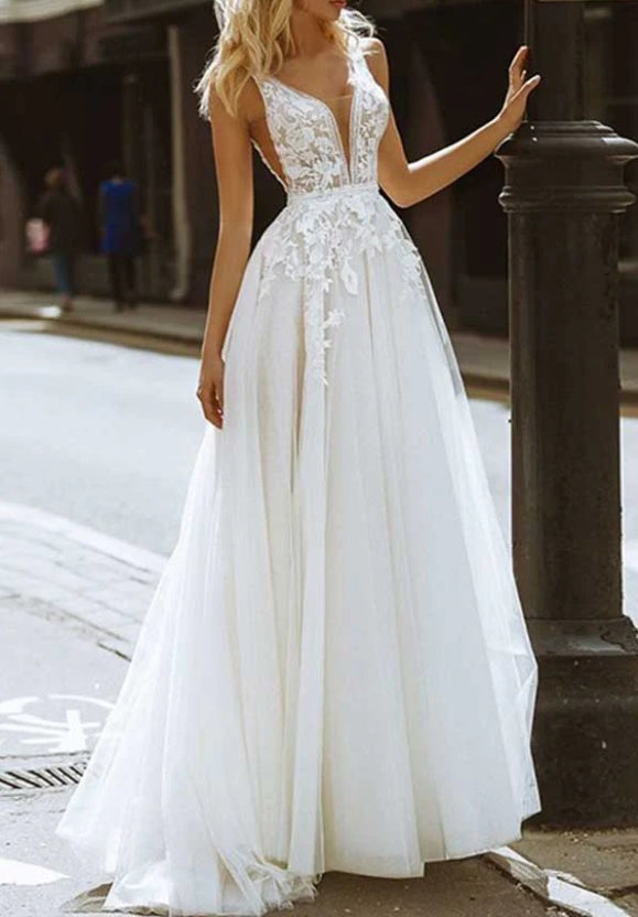 Tulle A-line V-neck Backless Lace Appliques Wedding Dresses Wedding Gown