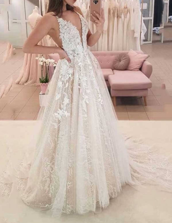 Tulle A-line V-neck Wedding Dresses With Lace Appliques Bridal Gown