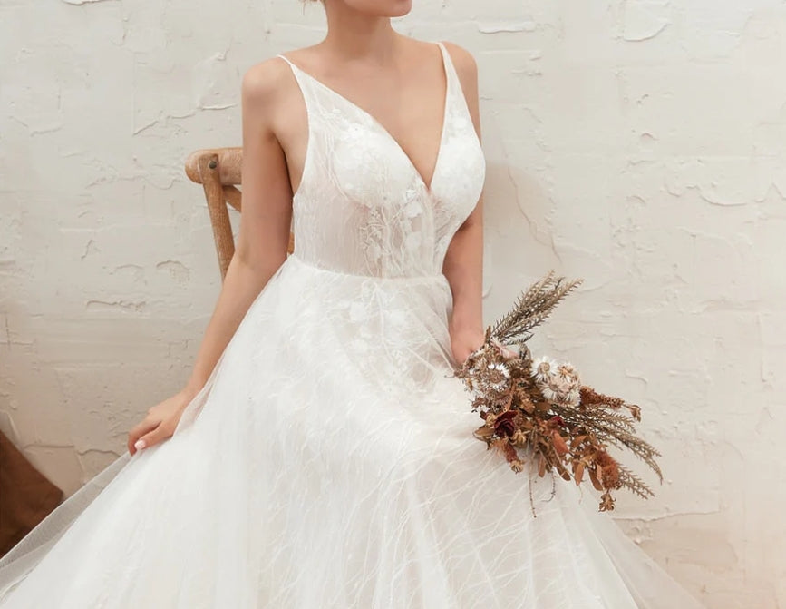 V Neck Sleeveless Lace Wedding Dresses Vestido Backless A Line Sweep Train