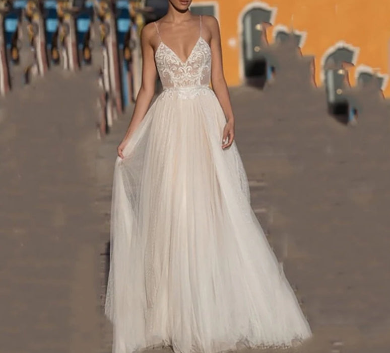 Beach Wedding Dress Boho vestido de noiva Bohemian Lace Bridal Dress Backless Spaghetti Straps V Neck Wedding Gowns