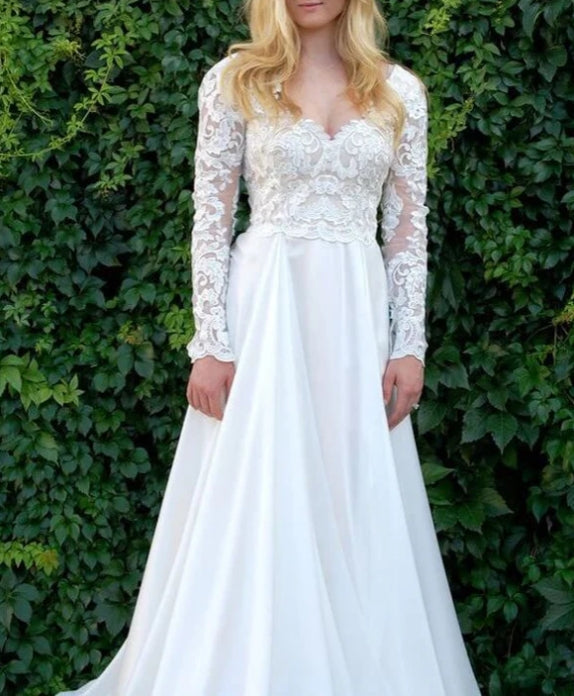 A-line V-neck Long Sleeves Lace Appliques Wedding Dresses