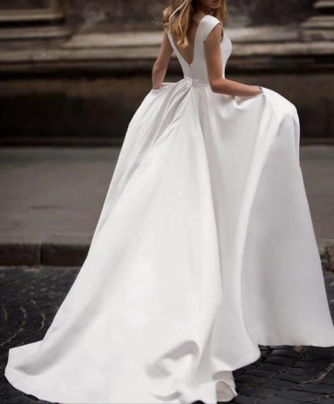 Simple Ivory Satin Vintage A-line Princess Wedding Dresses With Pockets