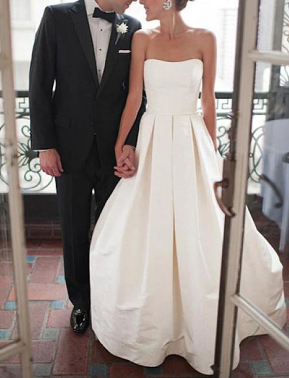 Simple Ivory Satin Sweetheart Strapless Wedding Dress With Court Train
