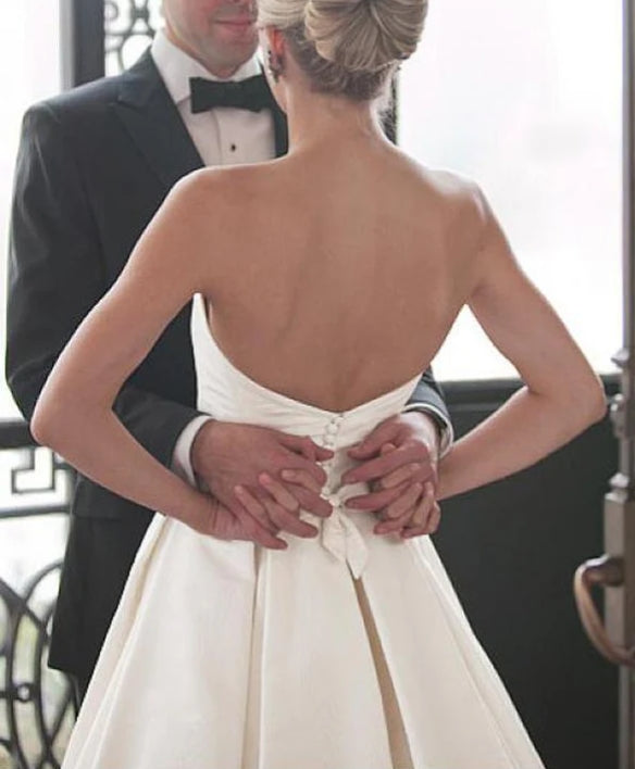 Simple Ivory Satin Sweetheart Strapless Wedding Dress With Court Train