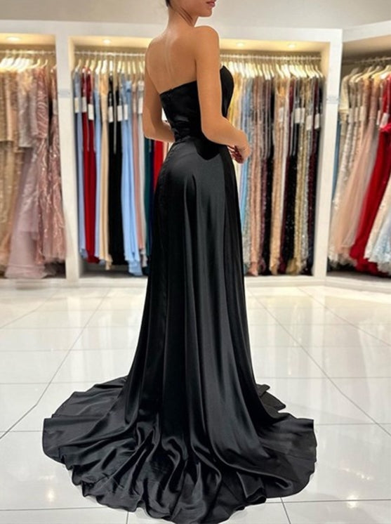 Black A-Line Ruched Sweetheart Sleeveless Split Front Prom Dresses