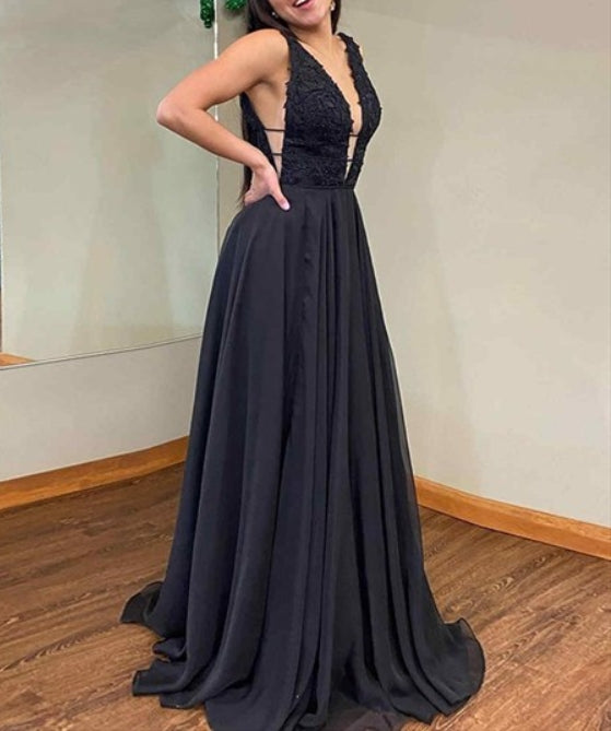 Black A-Line Lace Applique V-Neck Sleeveless Chiffon Prom Dresses