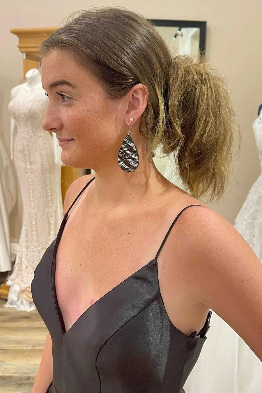 Black V-Neck Spaghetti Straps Short Homecoming Dress