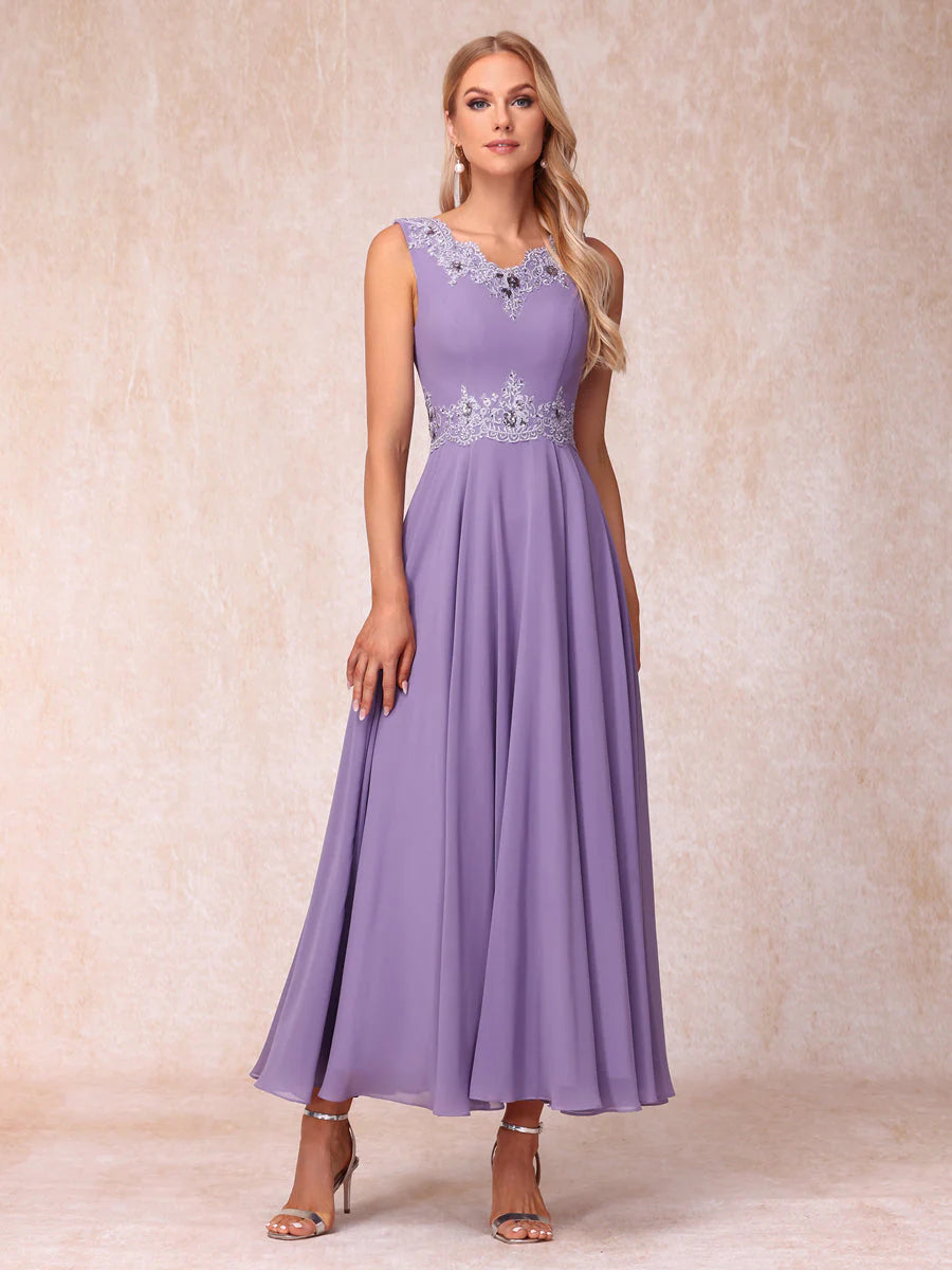 A-Line/Princess V-Neck Sleeveless Long Formal Evening Dresses With Appliques