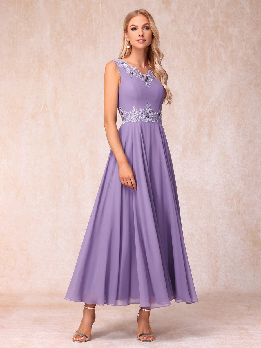 A-Line/Princess V-Neck Sleeveless Long Formal Evening Dresses With Appliques