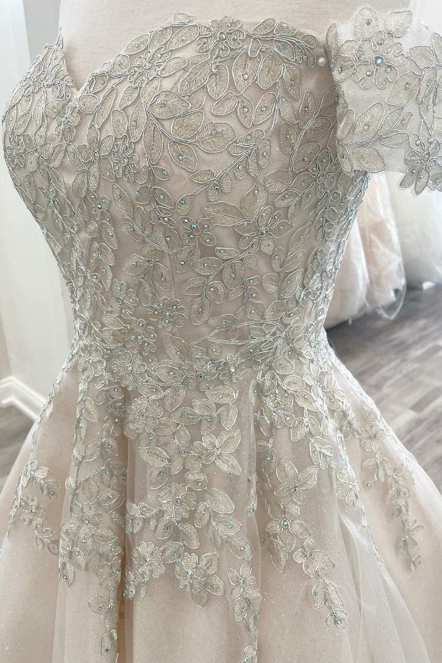 White Appliques A-Line Short Homecoming Dress