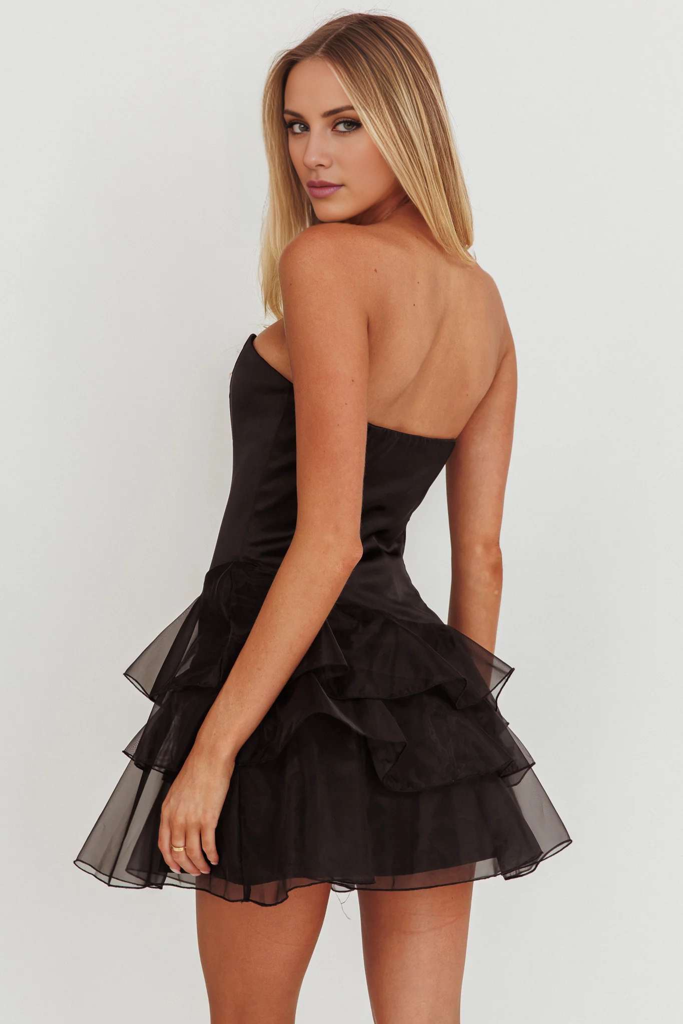 Charming strapless mini layered organza ruffled heart-shaped neckline with hidden side zipper Homecoming Dresses