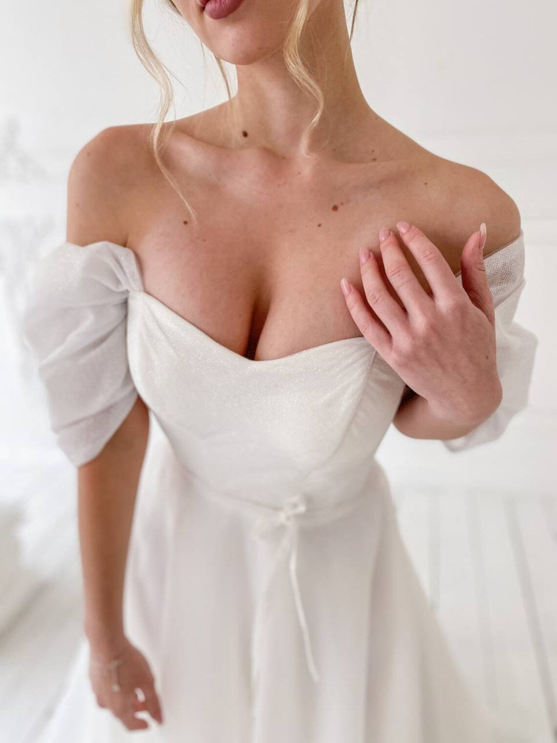 Elegant off the shoulder bridal dress with train Ballgown wedding dress with short sleeves Fairy tale princess wedding dress