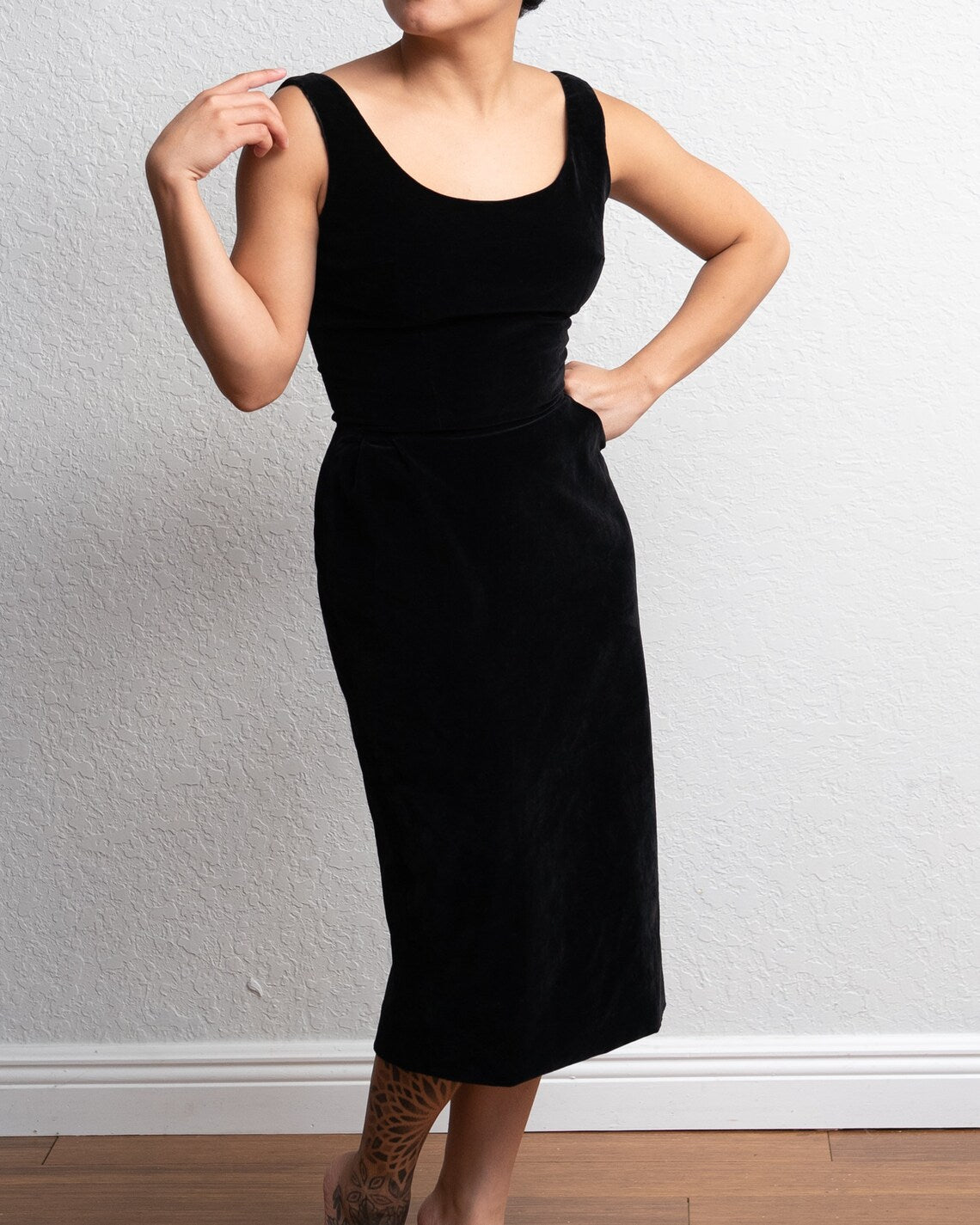 Vintage Black Velvet Dress Hourglass Knee Length Sleeveless Dress