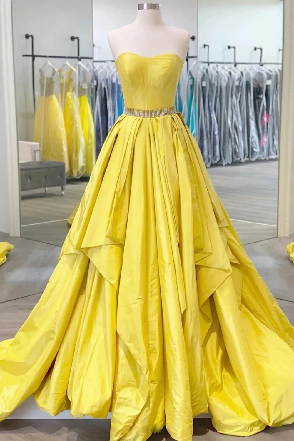 A Line Sweetheart Yellow Long Prom Dress with Beading