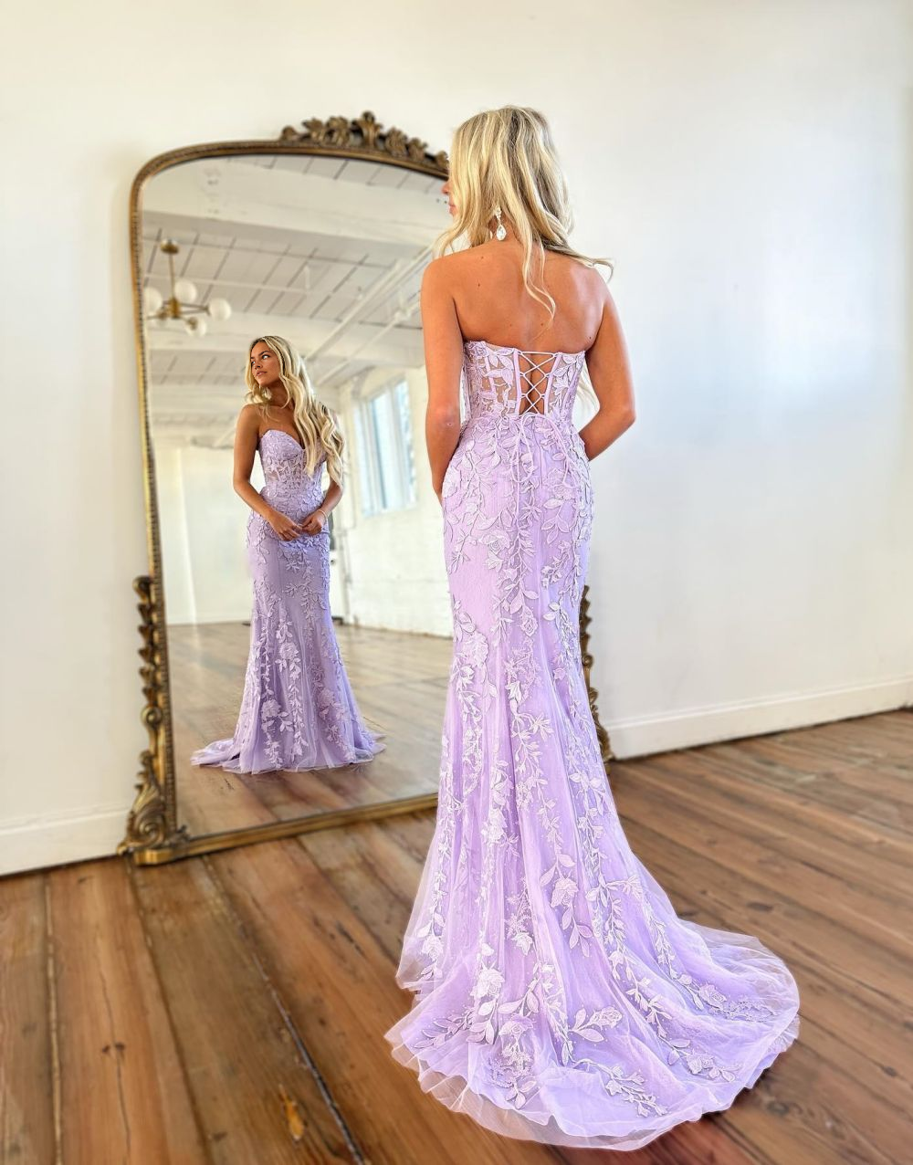 Mermaid Corset Back Prom Dress With Appliques