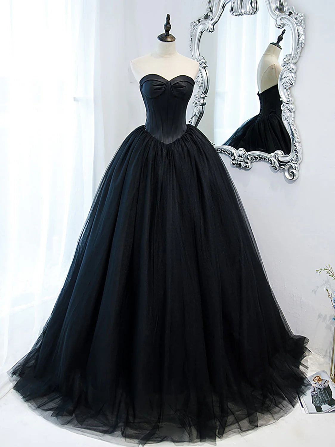 Black Sweetheart Neck Tulle Long Prom Dress